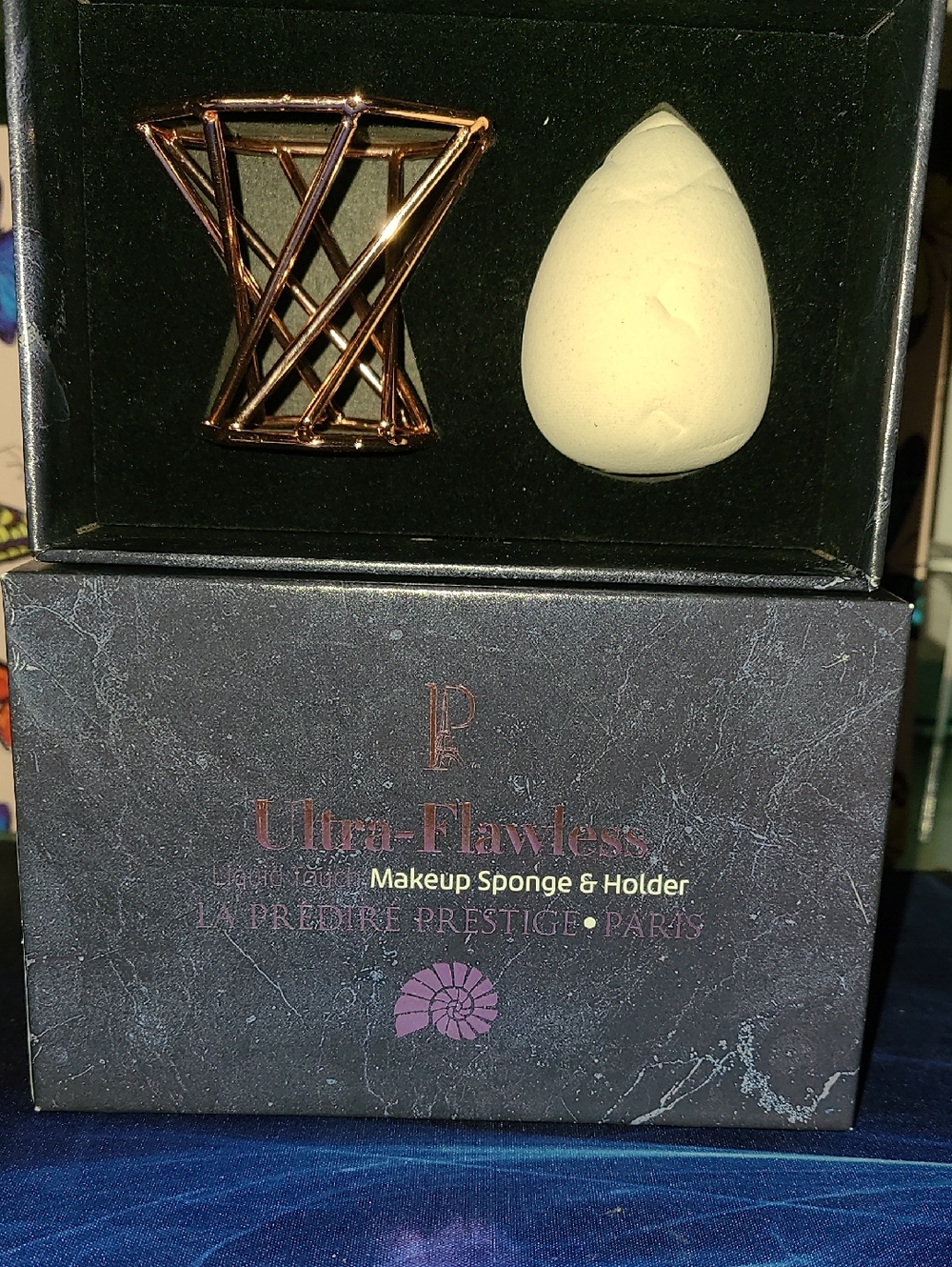 La Predire Prestige  Cream Makeup Sponge & Rose Gold Holder